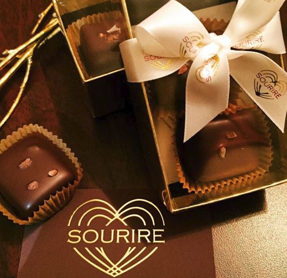 custom logo ribbons, logo on ribbons, high quality ribbons, corporate gifting,  branding ribbon, pantone matching ribbon, custom ribbon, PMS matching ribbon, custom satin ribbon, logo ribbon